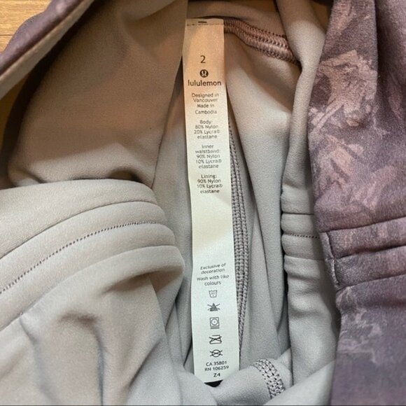 NWT Lululemon Hug Your Core SHR Tight 28” Size 2 - Picture 15 of 15